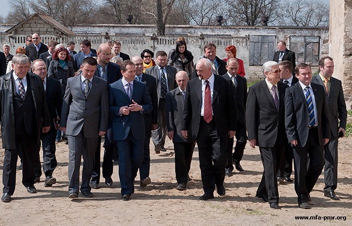 Церемония открытия памятного знака в честь 300-летия Бендерской Конституции Филиппа Орлика Церемония открытия памятного знака в честь 300-летия Бендерской Конституции Филиппа Орлика