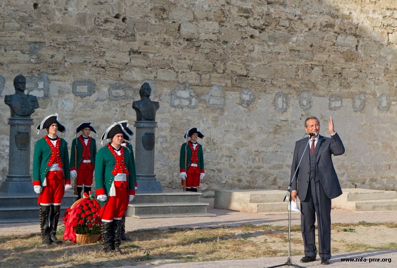 Bendery Fortress Hosts Unveiling of Bust to Field-Marshal-General Pyotr Khristianovich Wittgenstein and Presentation of Cognac “Duke Wittgenstein” Bendery Fortress Hosts Unveiling of Bust to Field-Marshal-General Pyotr Khristianovich Wittgenstein and Presentation of Cognac “Duke Wittgenstein”
