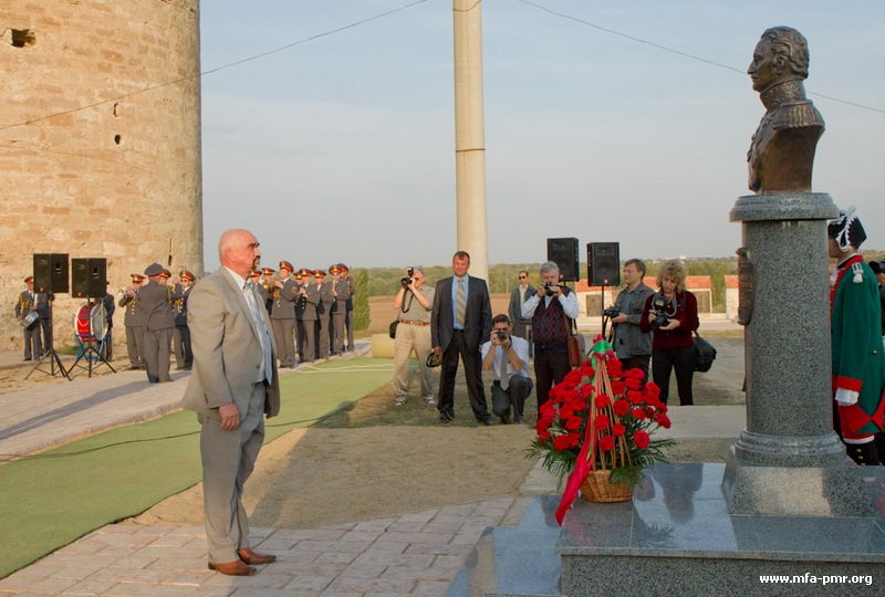 Bendery Fortress Hosts Unveiling of Bust to Field-Marshal-General Pyotr Khristianovich Wittgenstein and Presentation of Cognac “Duke Wittgenstein” Bendery Fortress Hosts Unveiling of Bust to Field-Marshal-General Pyotr Khristianovich Wittgenstein and Presentation of Cognac “Duke Wittgenstein”