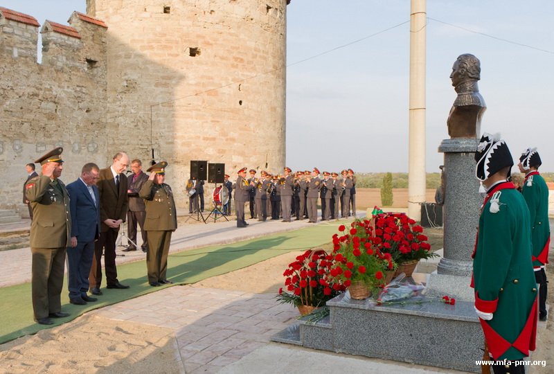 Bendery Fortress Hosts Unveiling of Bust to Field-Marshal-General Pyotr Khristianovich Wittgenstein and Presentation of Cognac “Duke Wittgenstein” Bendery Fortress Hosts Unveiling of Bust to Field-Marshal-General Pyotr Khristianovich Wittgenstein and Presentation of Cognac “Duke Wittgenstein”
