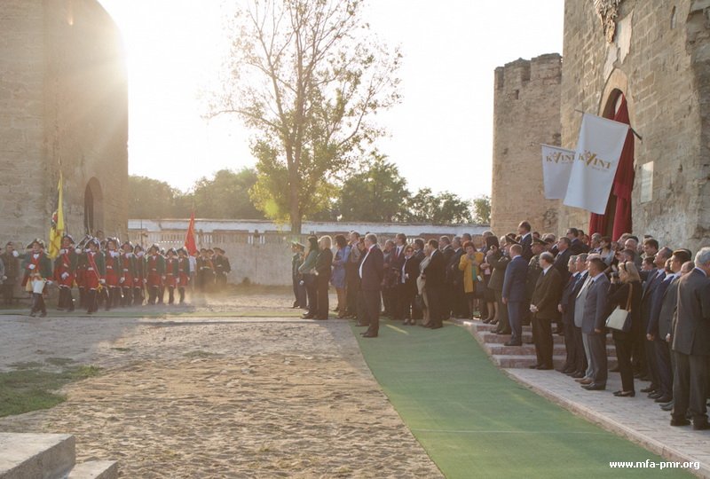 Bendery Fortress Hosts Unveiling of Bust to Field-Marshal-General Pyotr Khristianovich Wittgenstein and Presentation of Cognac “Duke Wittgenstein” Bendery Fortress Hosts Unveiling of Bust to Field-Marshal-General Pyotr Khristianovich Wittgenstein and Presentation of Cognac “Duke Wittgenstein”