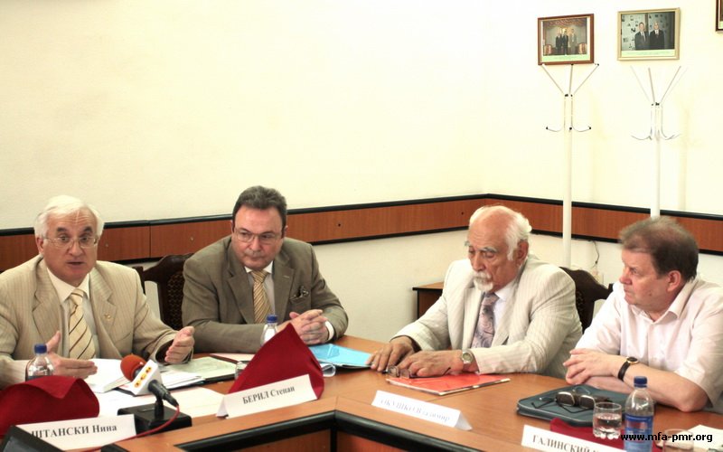 International Round Table devoted to the 15th Anniversary of the Memorandum on the Bases for Normalization of Relations between the Republic of Moldova and Pridnestrovie International Round Table devoted to the 15th Anniversary of the Memorandum on the Bases for Normalization of Relations between the Republic of Moldova and Pridnestrovie