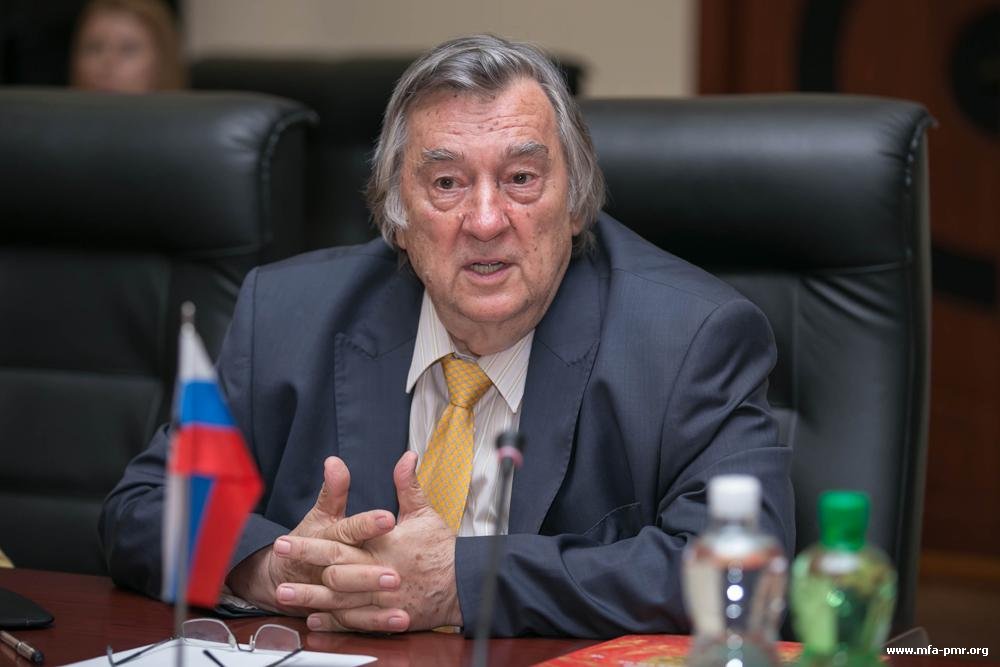 Президент ПМР встретился с делегацией Изборского клуба во главе с Александром Прохановым Президент ПМР встретился с делегацией Изборского клуба во главе с Александром Прохановым